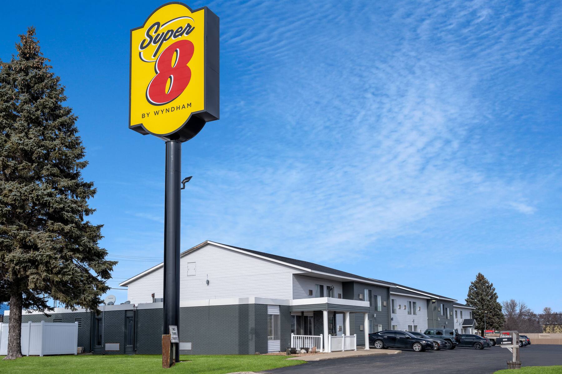 SUPER 8 HOTEL